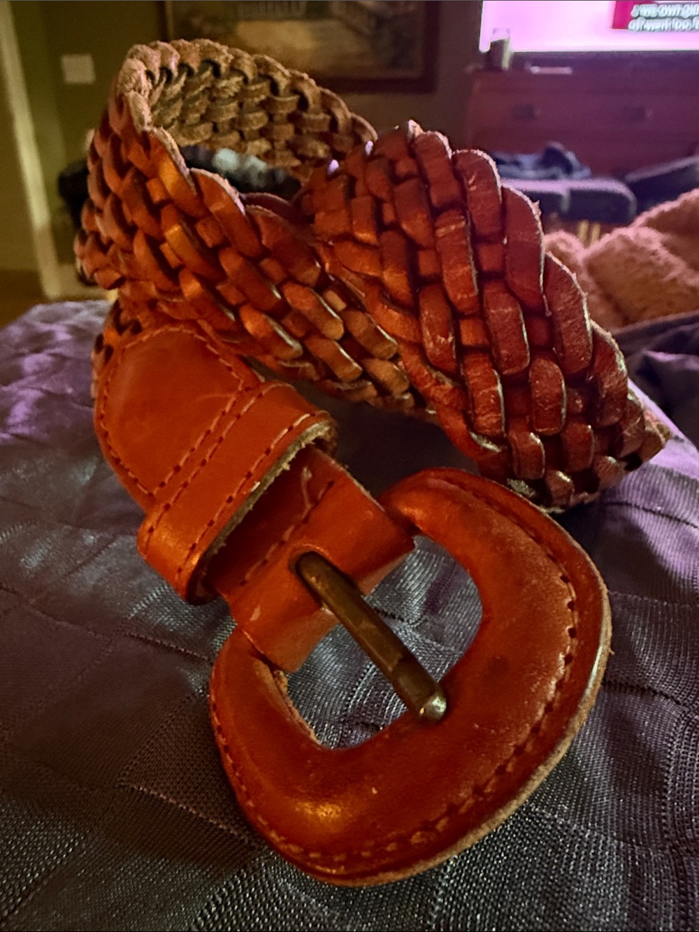Women’s Brown All Leather Braided Belt size Medium #90012